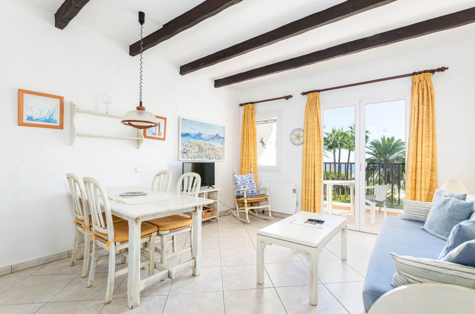 Standard Apartment, 1 Bedroom, Balcony | Living room | 32-inch flat-screen TV with cable channels, TV