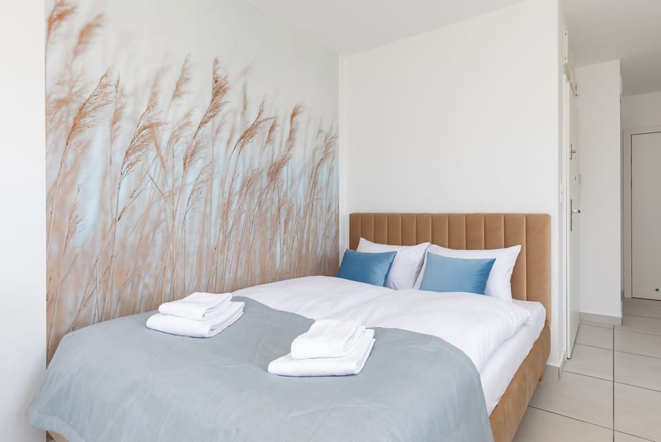 Comfort Apartment | 1 bedroom, blackout drapes, soundproofing, iron/ironing board