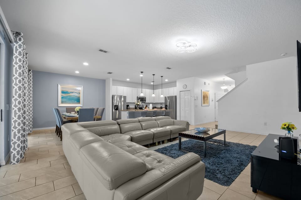 House, Multiple Bedrooms | Living area