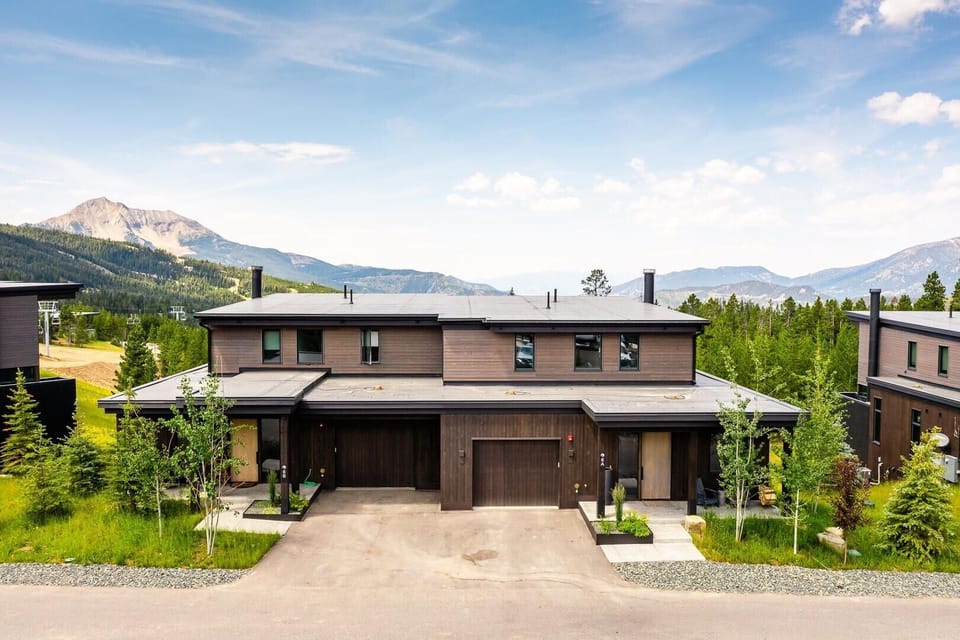 House, 5 Bedrooms | Exterior