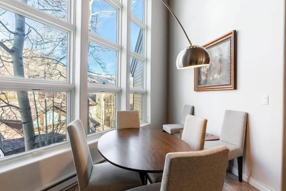 Condo, 6 Bedrooms | Dining