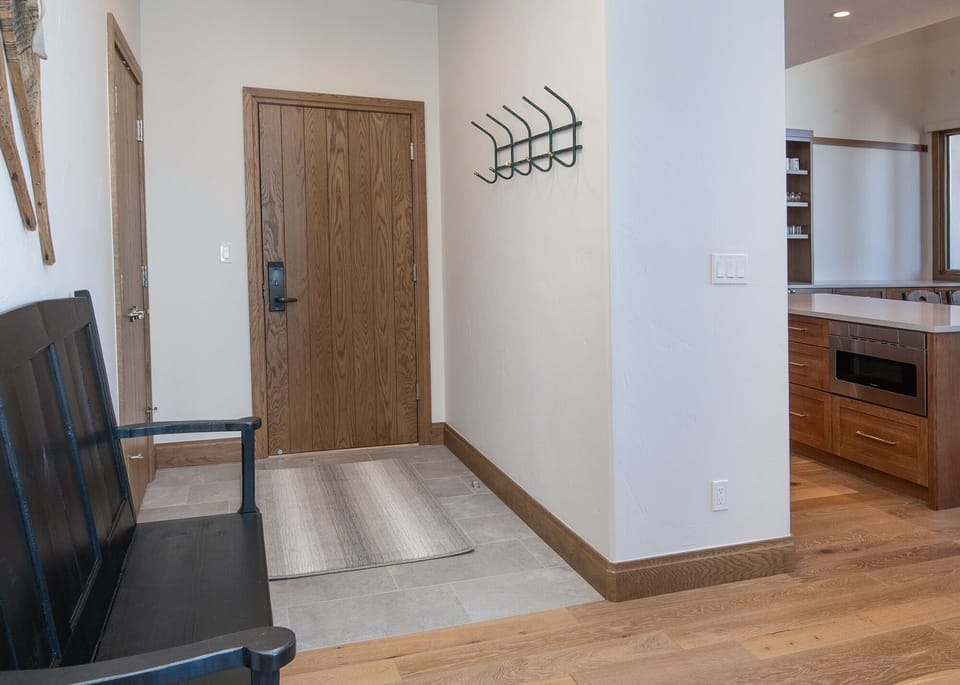 Condo, 3 Bedrooms | Interior