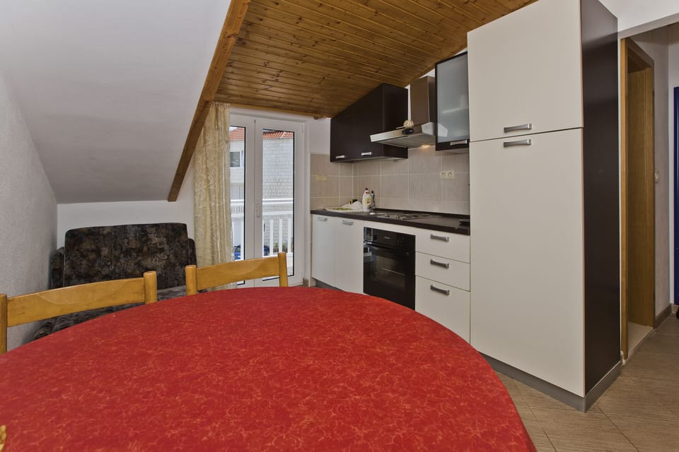 Superior Apartment, Sea View | Private kitchen | Oven, stovetop, electric kettle, toaster