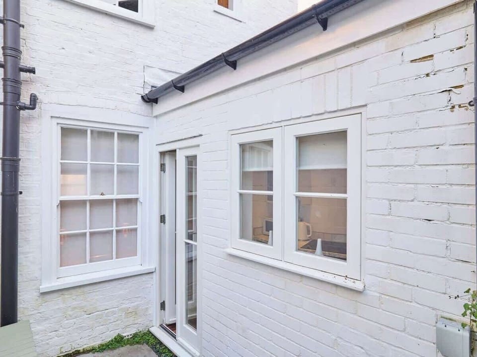St Radigunds House, Canterbury - Host & Stay