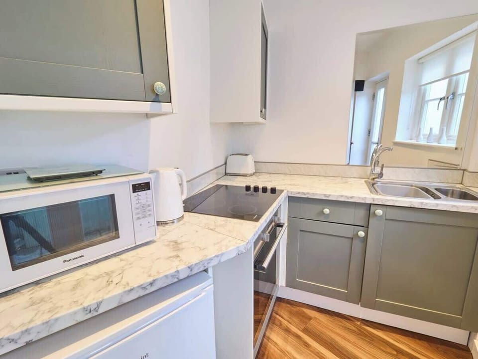 St Radigunds House, Canterbury - Host & Stay