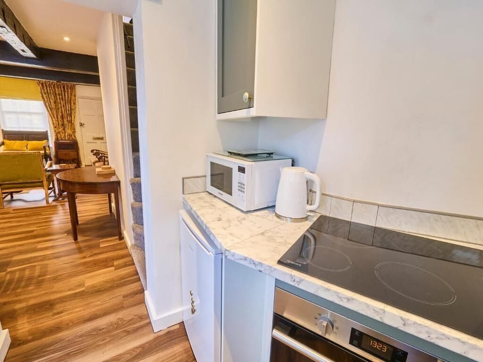 St Radigunds House, Canterbury - Host & Stay
