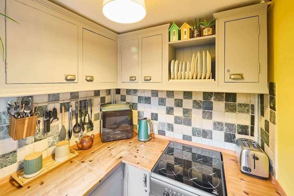 Ethelbert Cottage, Broadstairs - Host & Stay