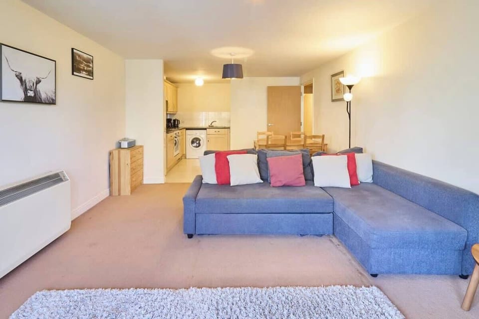Bingley Court, Canterbury - Host & Stay