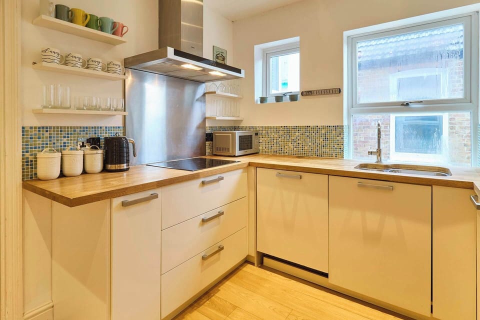 Sail Away, Whitstable - Host & Stay