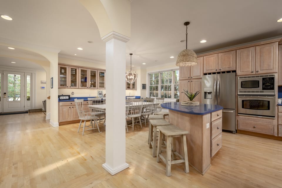 Kitchen/Dining Area