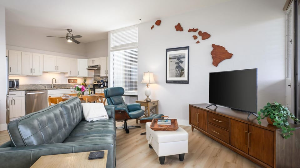 Spacious, open design 10ft Ceilings comfortable new furniture.