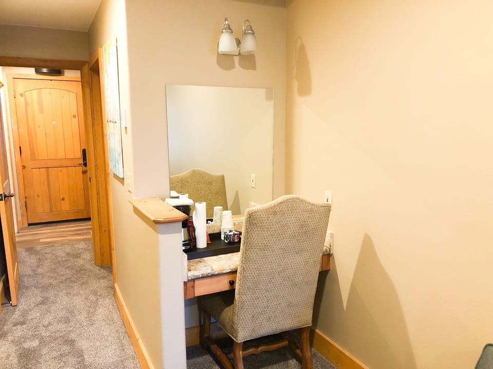 Condo, 2 Bedrooms | Interior