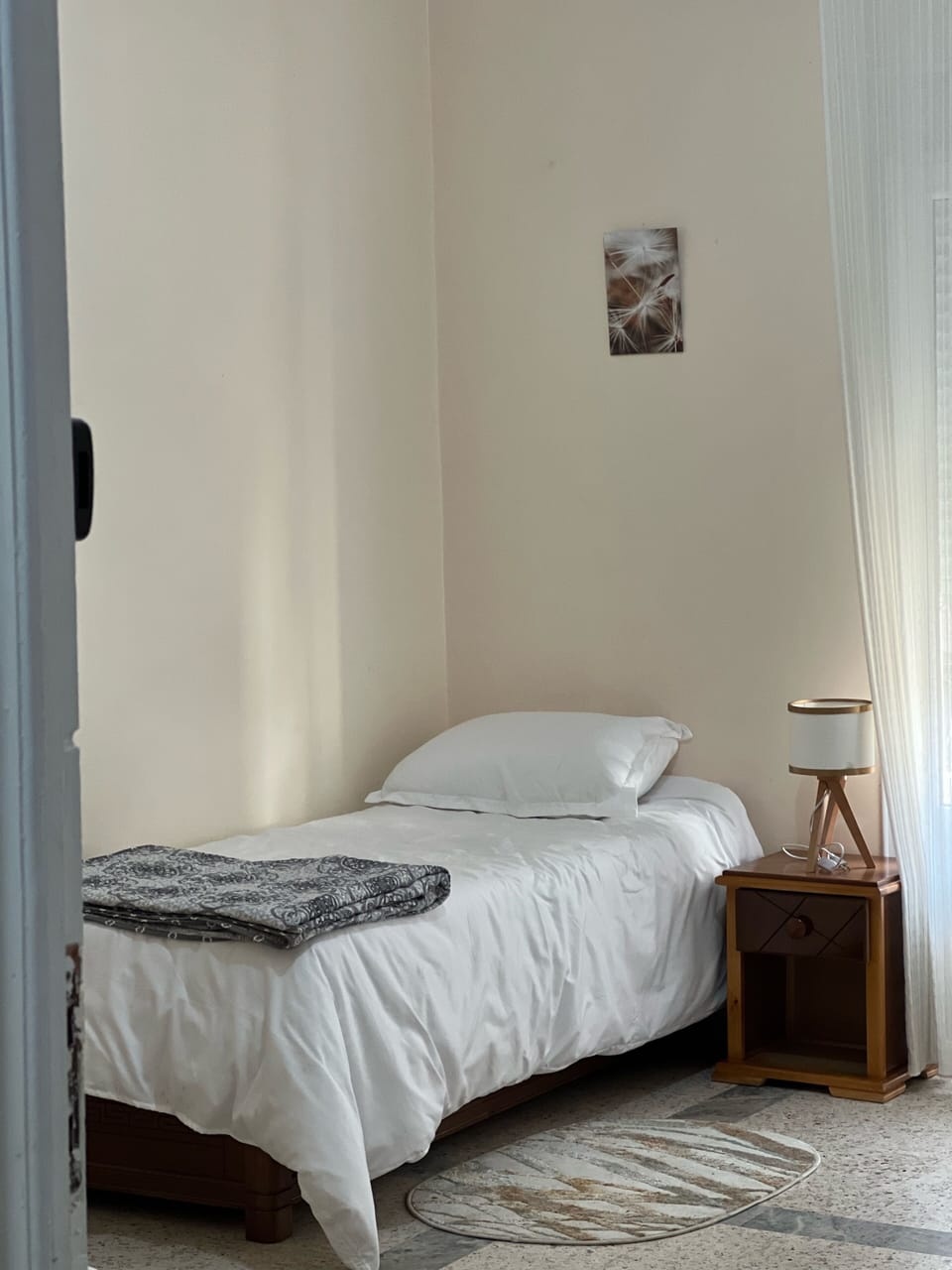City Apartment | Desk, laptop workspace, WiFi (free)