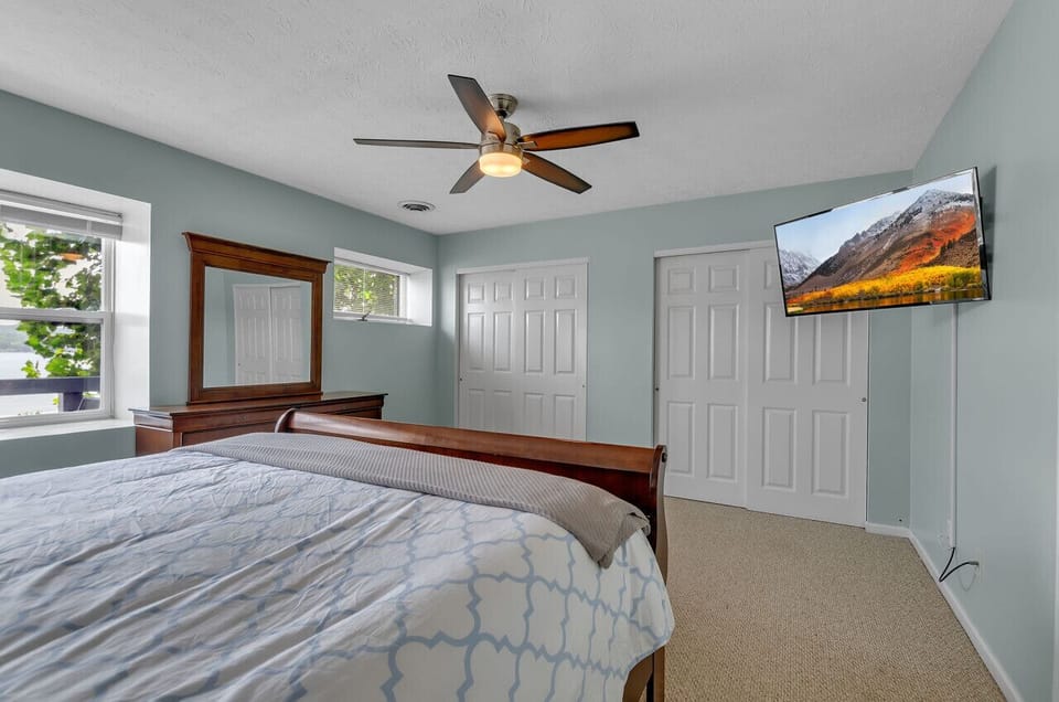 Bedroom 2-King size bed