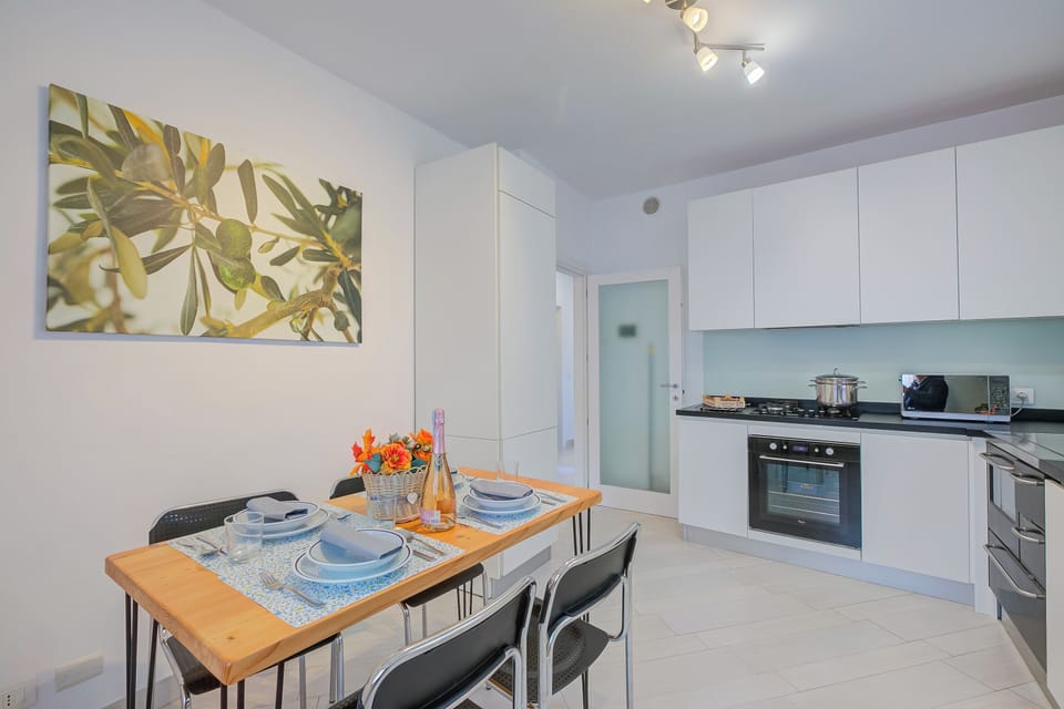Family Apartment, Multiple Bedrooms, Mountainside (Casa dei Nonni) | Private kitchen | Fridge, microwave, oven, stovetop