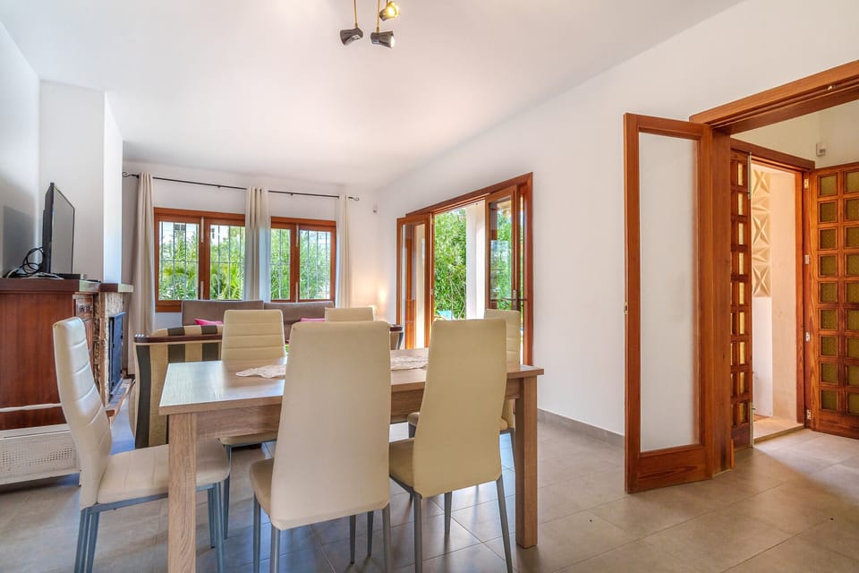 Villa in Alcudia with pool very close to the beach with all amenities