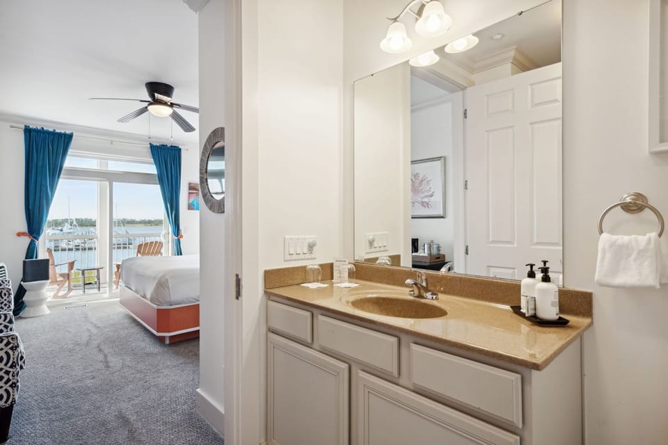 64W9thSt-KeenEyeMarketing-063