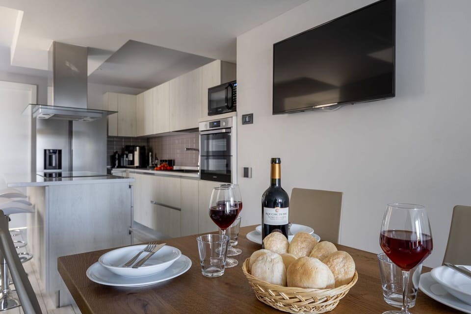 Dining Room, Kitchen