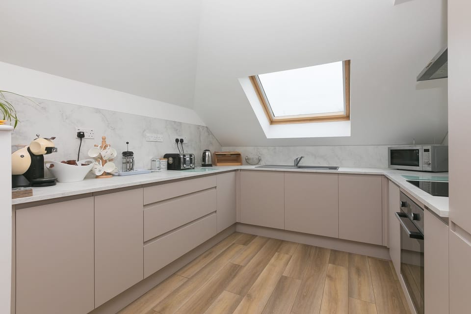 Fridge, dishwasher, electric kettle, toaster