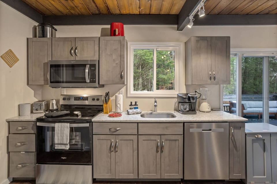 Fully equipped Kitchen: Large refrigerator, dishwasher, etc. you'll find that every detail has been considered to enhance your cooking and dining experience, creating a functional and stylish space that is sure to inspire your culinary.