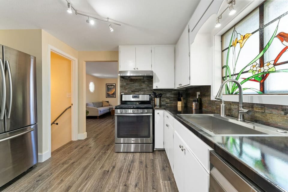 Kitchen, 1st Floor