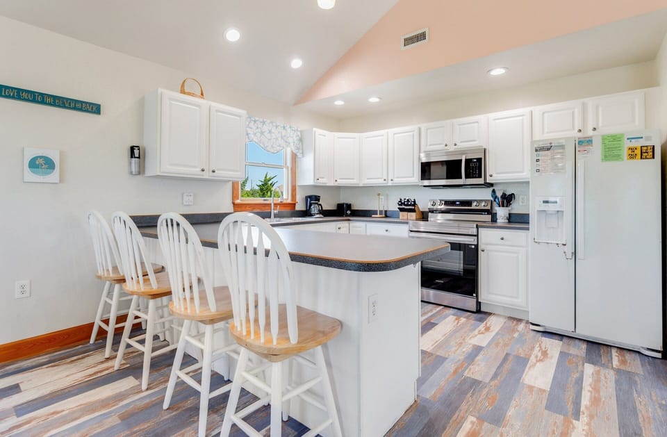 Whip up something delicious in the fully-equipped Kitchen.