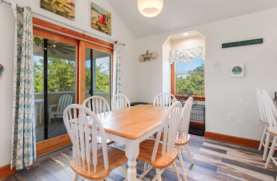 Eat together in the Dining Area with seating for 6 or at the Counter Bar.