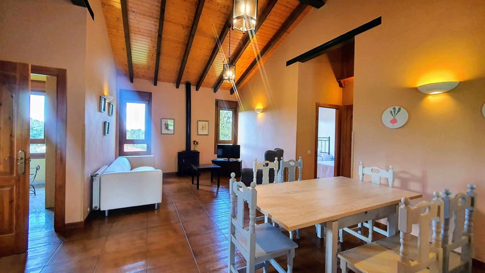 Living room,Dining area