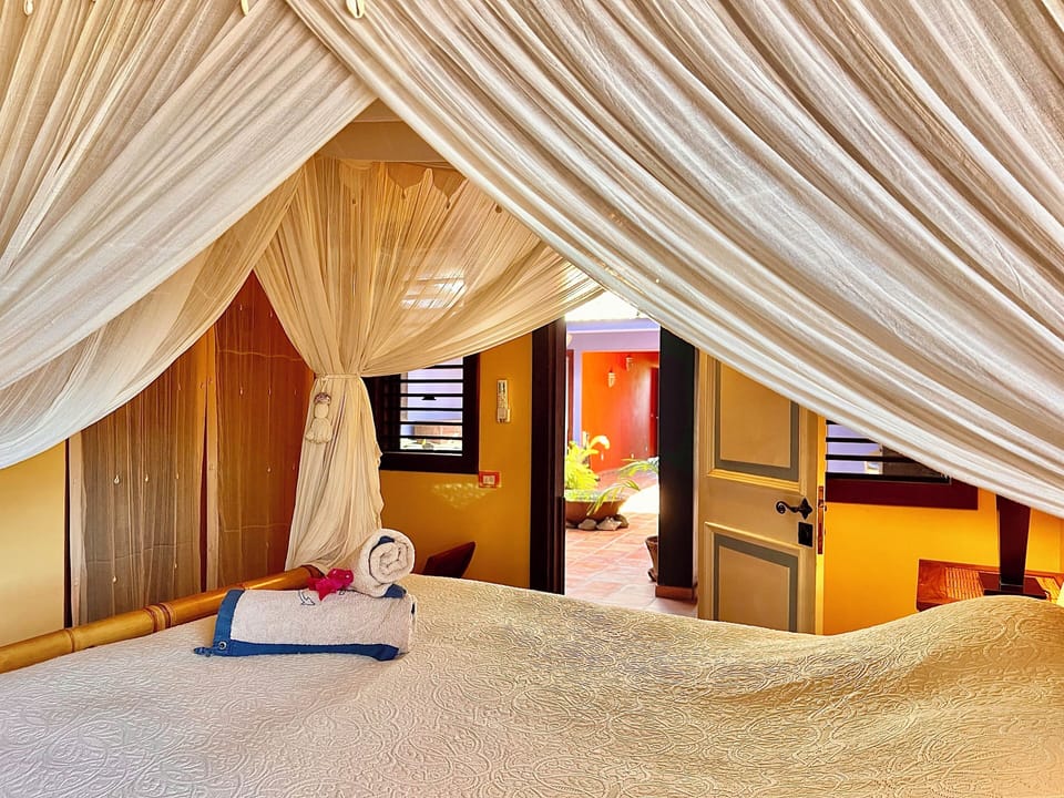 Room, 1 Queen Bed | Desk, WiFi (free), bed sheets
