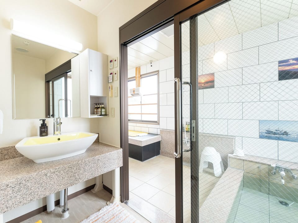 Ocean Suite + Bedrock bath, Non Smoking | Free WiFi