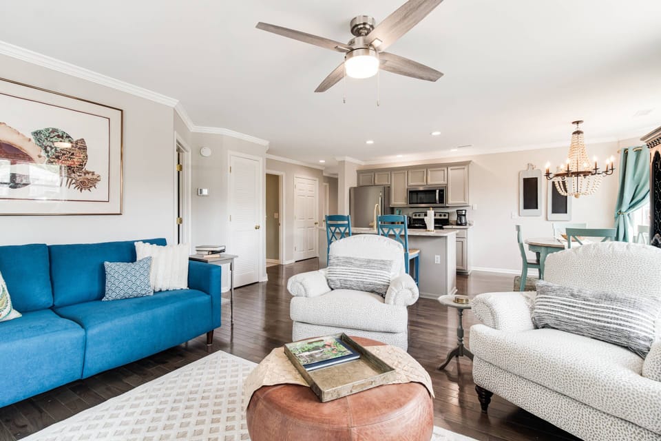 Comfortable sitting area off the kitchen