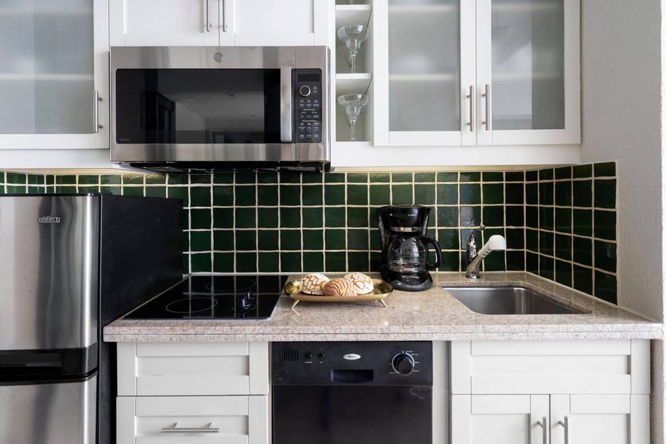 Well-equipped kitchenette