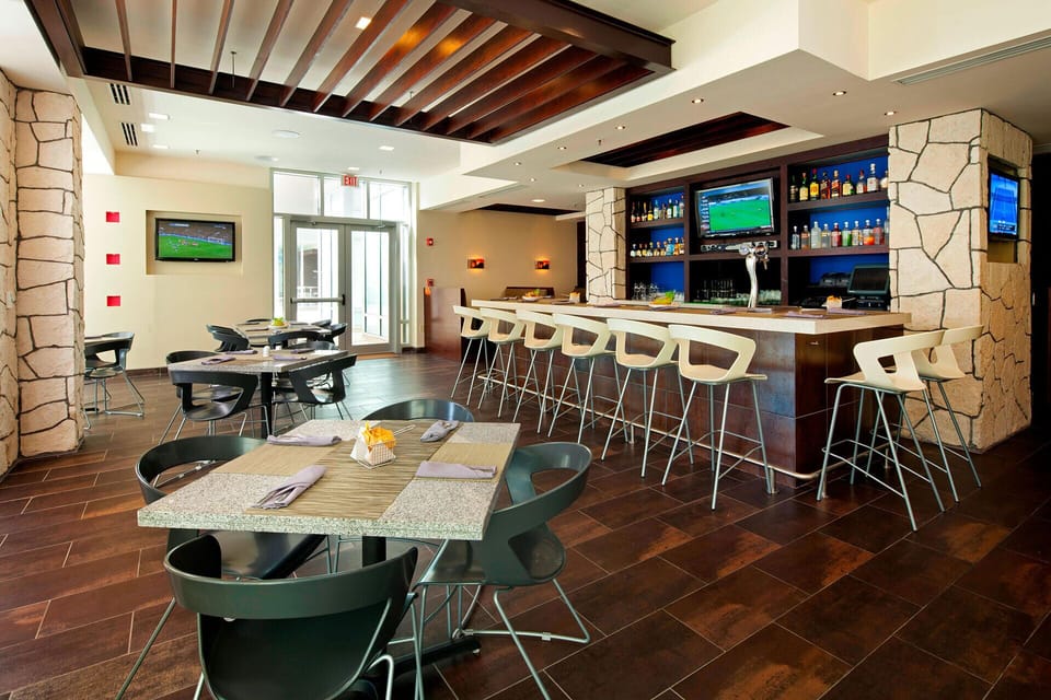 Sports Bar &amp; Grill