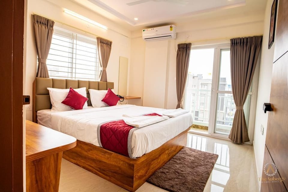 Superior Double or Twin Room | Minibar, desk, free WiFi