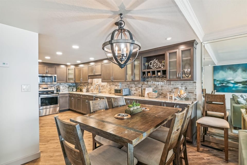 Condo, 2 Bedrooms | Private kitchen | Fridge, oven, coffee/tea maker, toaster