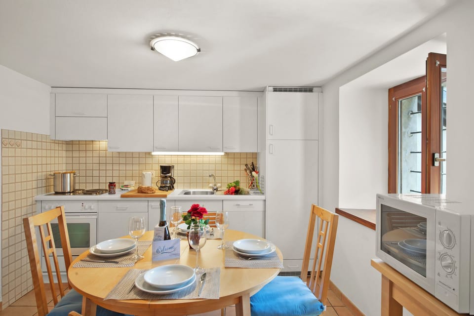 Standard Chalet, 2 Bedrooms, 2 Bathrooms, Mountainside (Rustico Esterina - Val Verzasca) | Private kitchen | Microwave