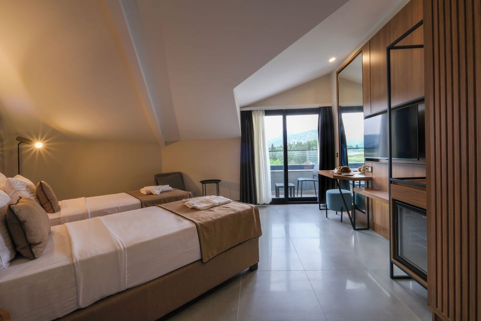 Standard Room, 2 Twin Beds | Mountain view