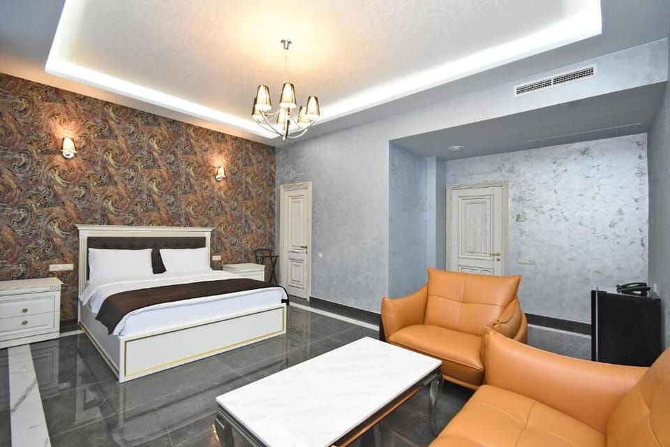 Standard Suite | Premium bedding, Tempur-Pedic beds, minibar, individually decorated