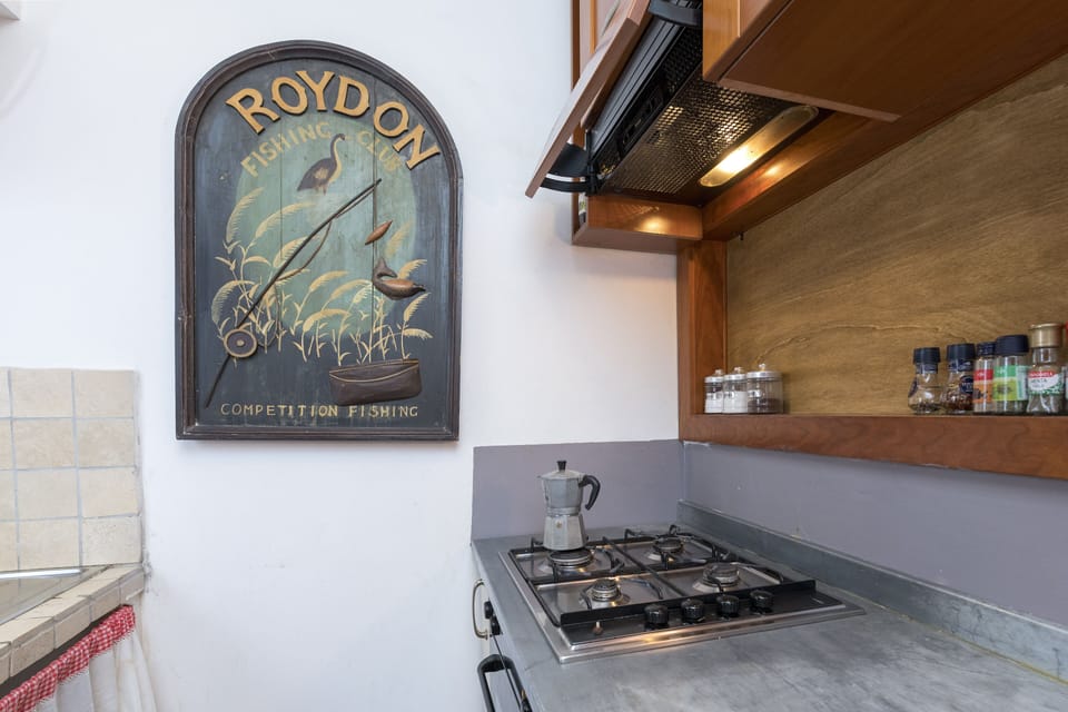 Standard Apartment | Private kitchen | Full-size fridge, oven, stovetop, electric kettle