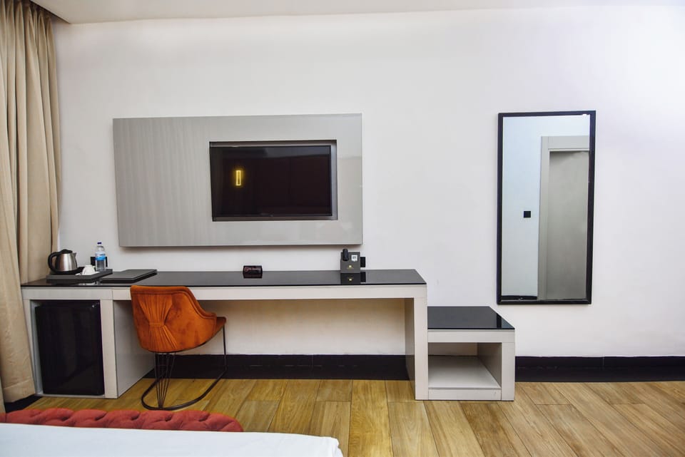 Superior Room | In-room safe, individually decorated, desk, laptop workspace