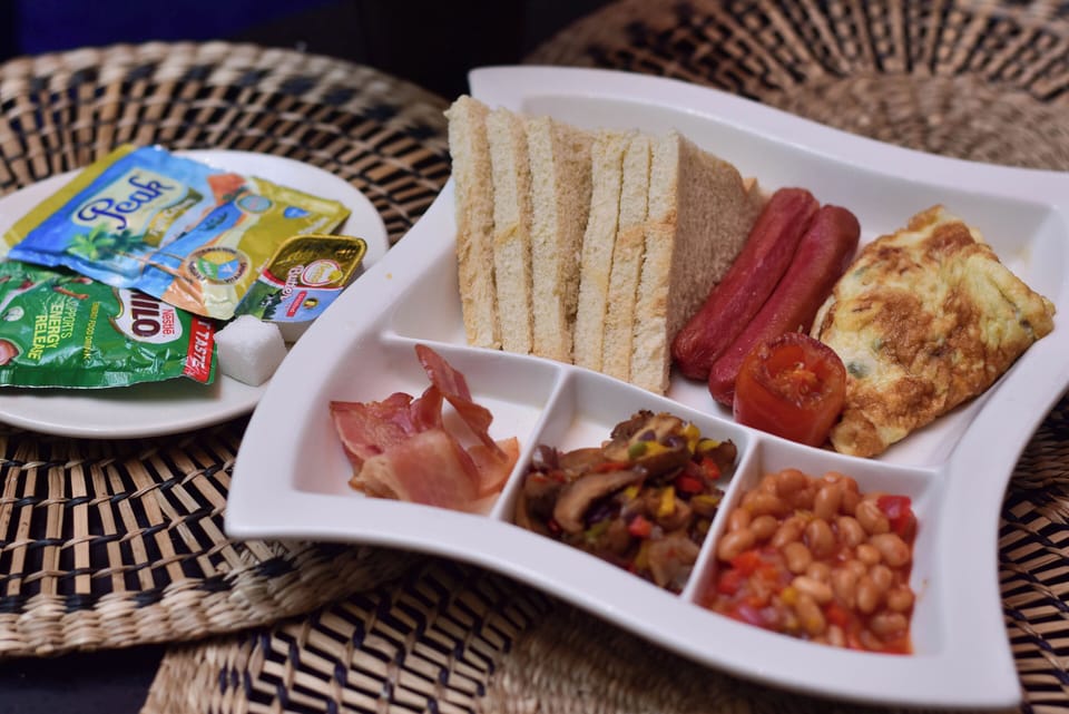 Free daily English breakfast