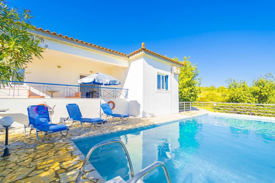 Private pool and terrace