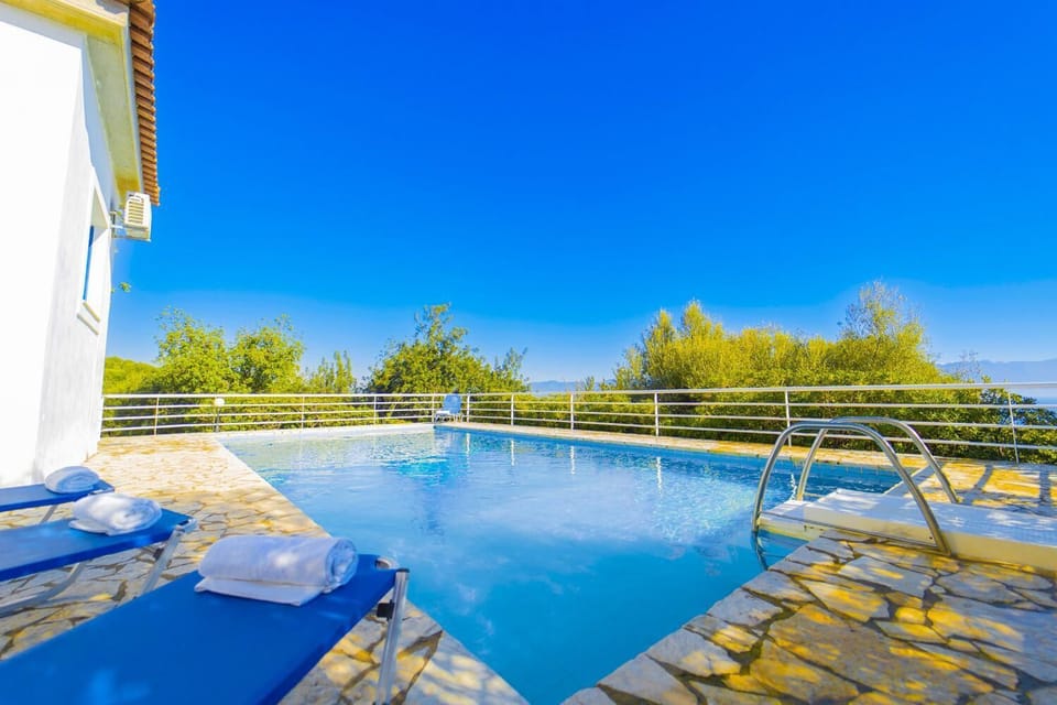 Private pool and terrace