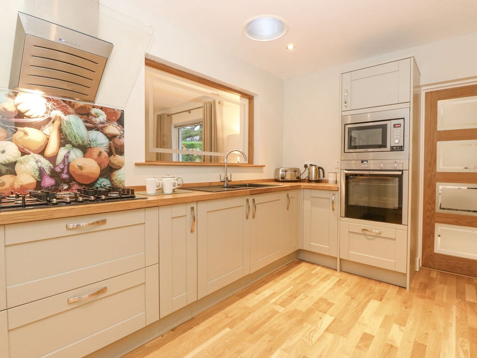 Fridge, dishwasher, electric kettle, toaster