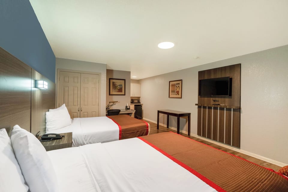 Desk, iron/ironing board, free WiFi, bed sheets