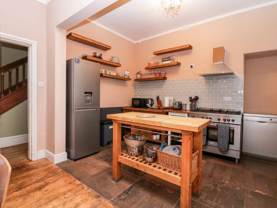 Fridge, dishwasher, electric kettle, toaster
