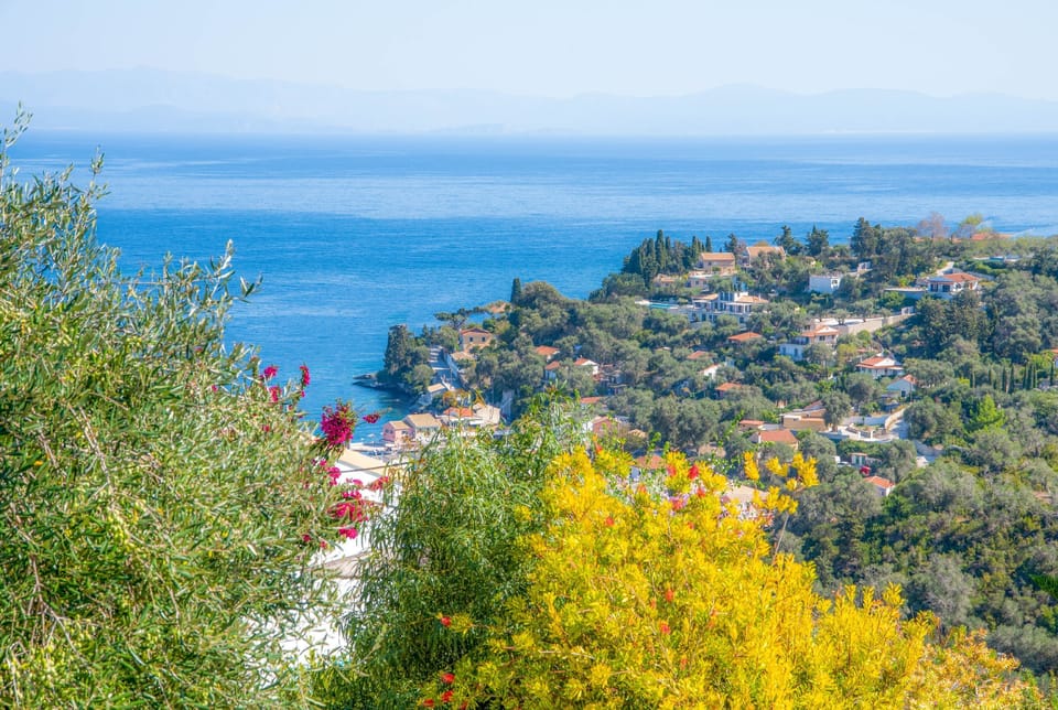 panoramic views to the ocean and local area
