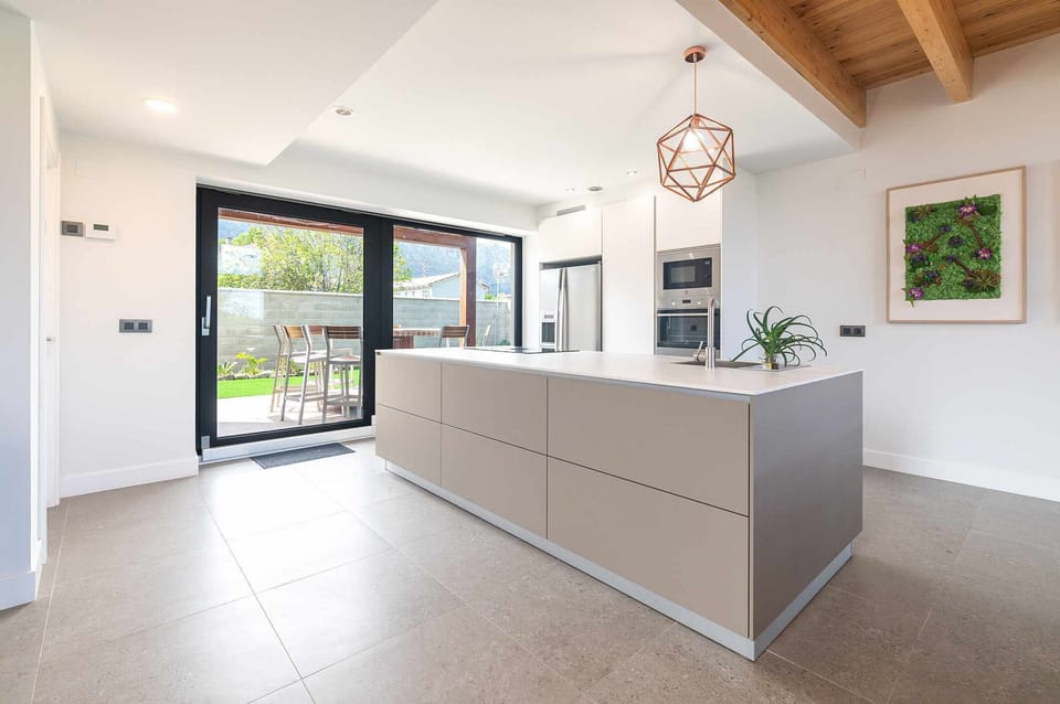 Kitchen or kitchenette