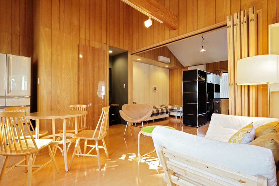 Design Cottage, 2 Bedrooms, 2 Bathrooms, Annex Building | 2 bedrooms, desk, laptop workspace, blackout drapes