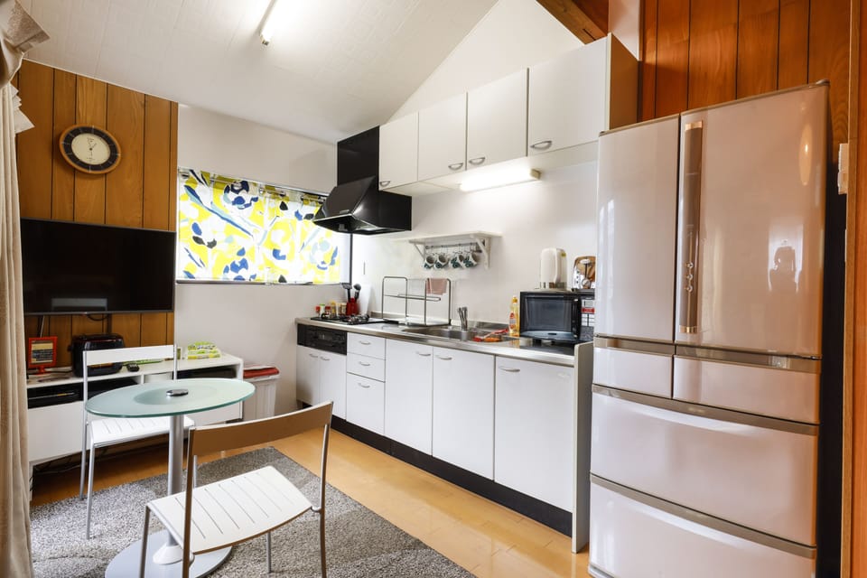 Design Cottage, 2 Bedrooms, 2 Bathrooms, Annex Building | Private kitchen | Full-size fridge, microwave, oven, stovetop